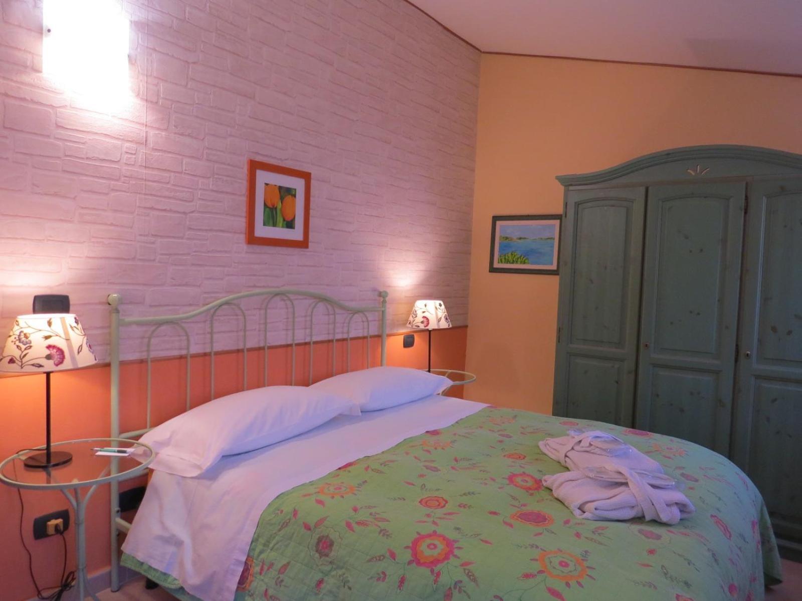B&B Dei Doria & Suite Долчеакуа Екстериор снимка