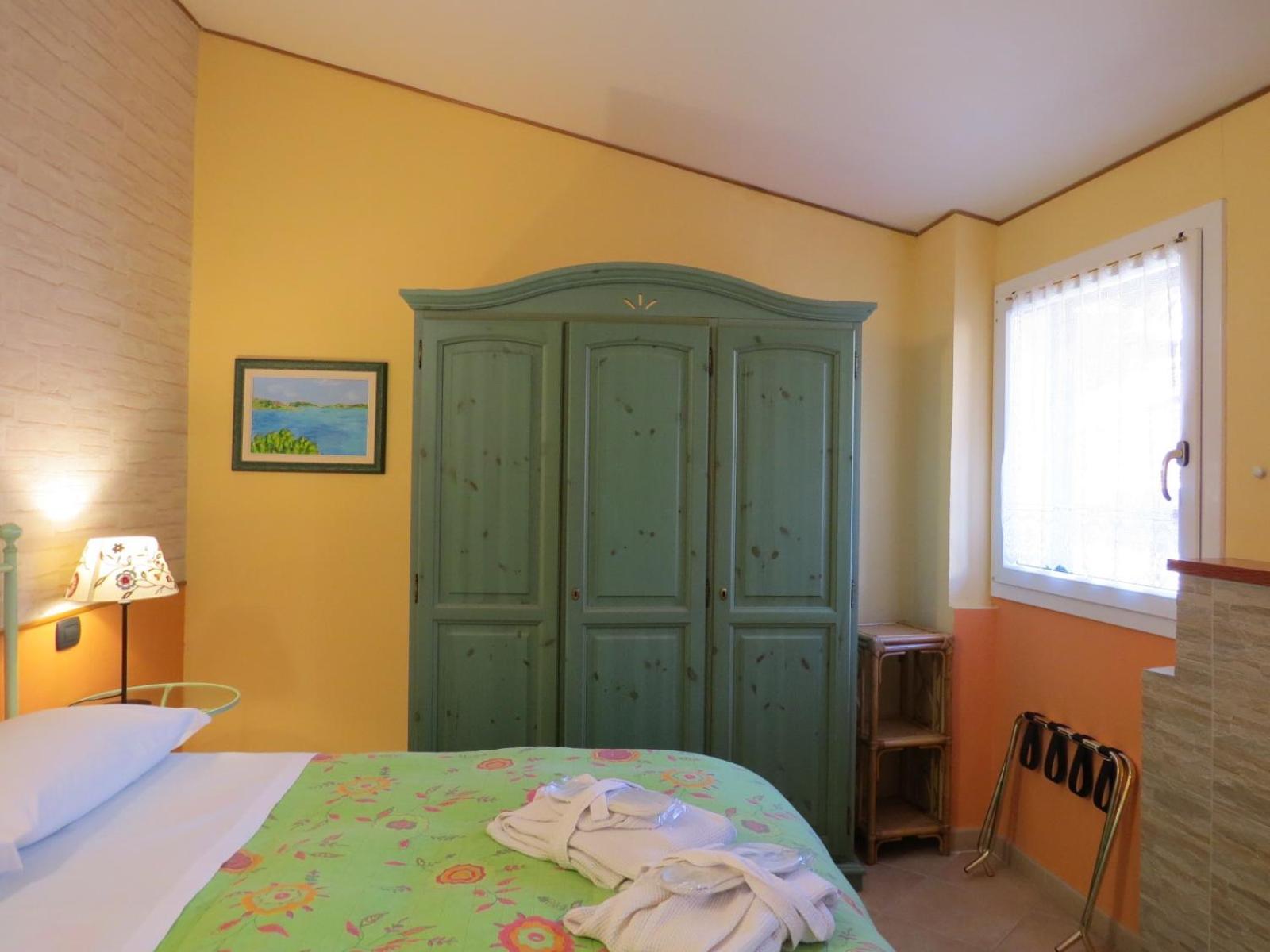 B&B Dei Doria & Suite Долчеакуа Екстериор снимка
